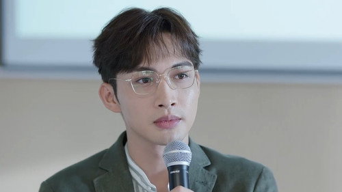 Some Plants are Decorative and Medicinal, Like the Common Poppy